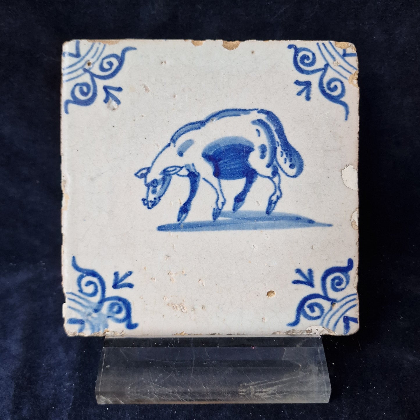 17th century Antique Dutch Tile ungulate oxhead motive delft blue holland tile