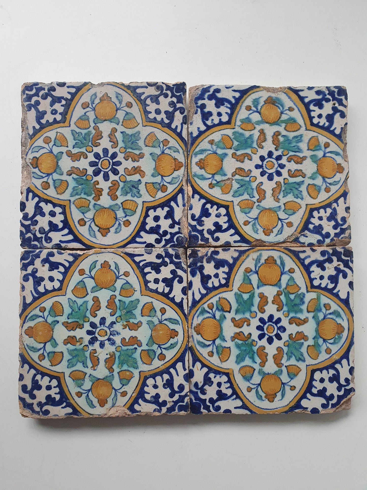 Nederlands antiek - polychroom -4 ornament tegels tilepanel - gedateerd 1640, Dutch tulip mania