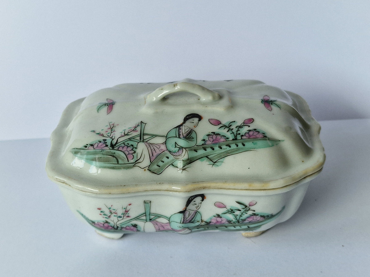 Antique Famille Rose Chinese Soap Box, Tongzhi/Republic Era