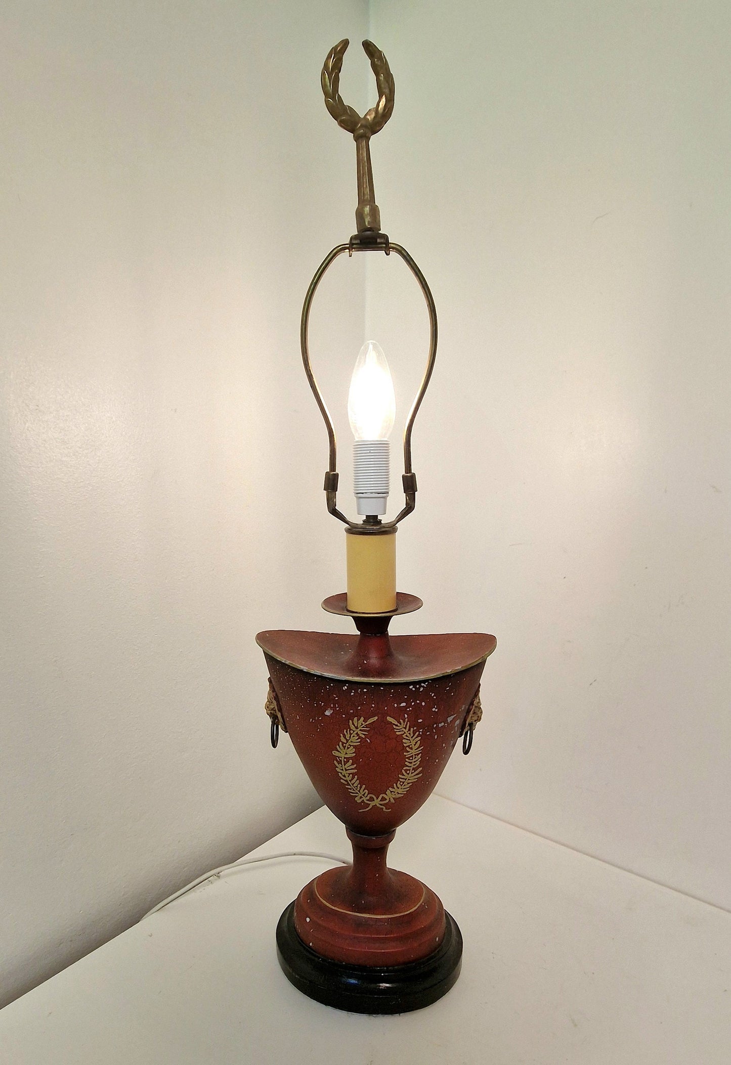 French Art Nouveau Table Lamp, Antique Kastanje, Circa 1910-1920