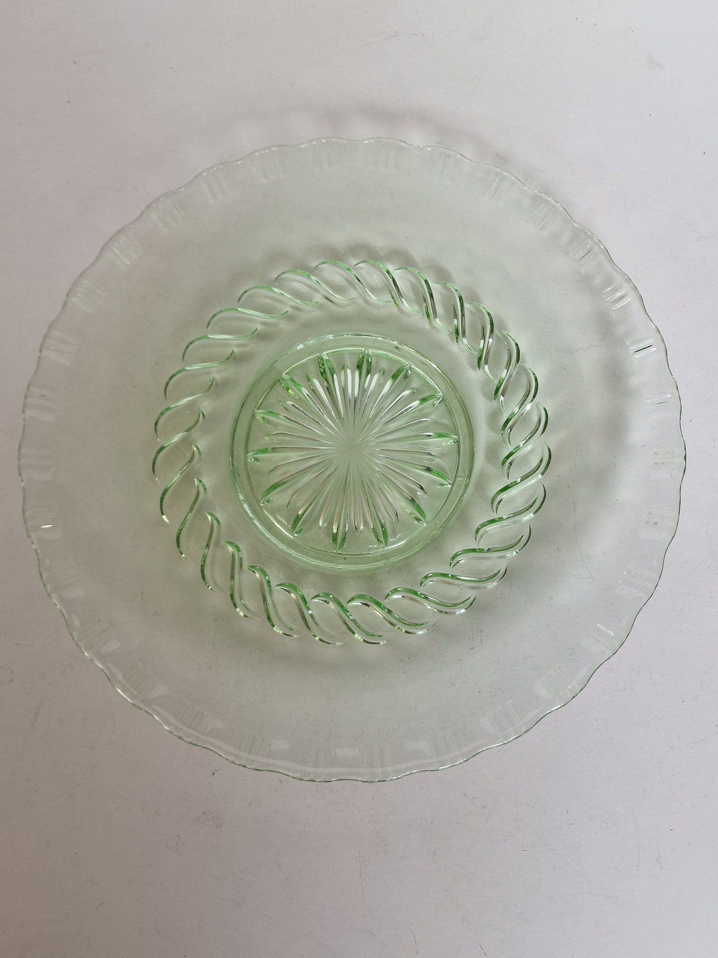 Vintage Art Deco Green Glass Serving Tray, Cut Star Design (28 cm)