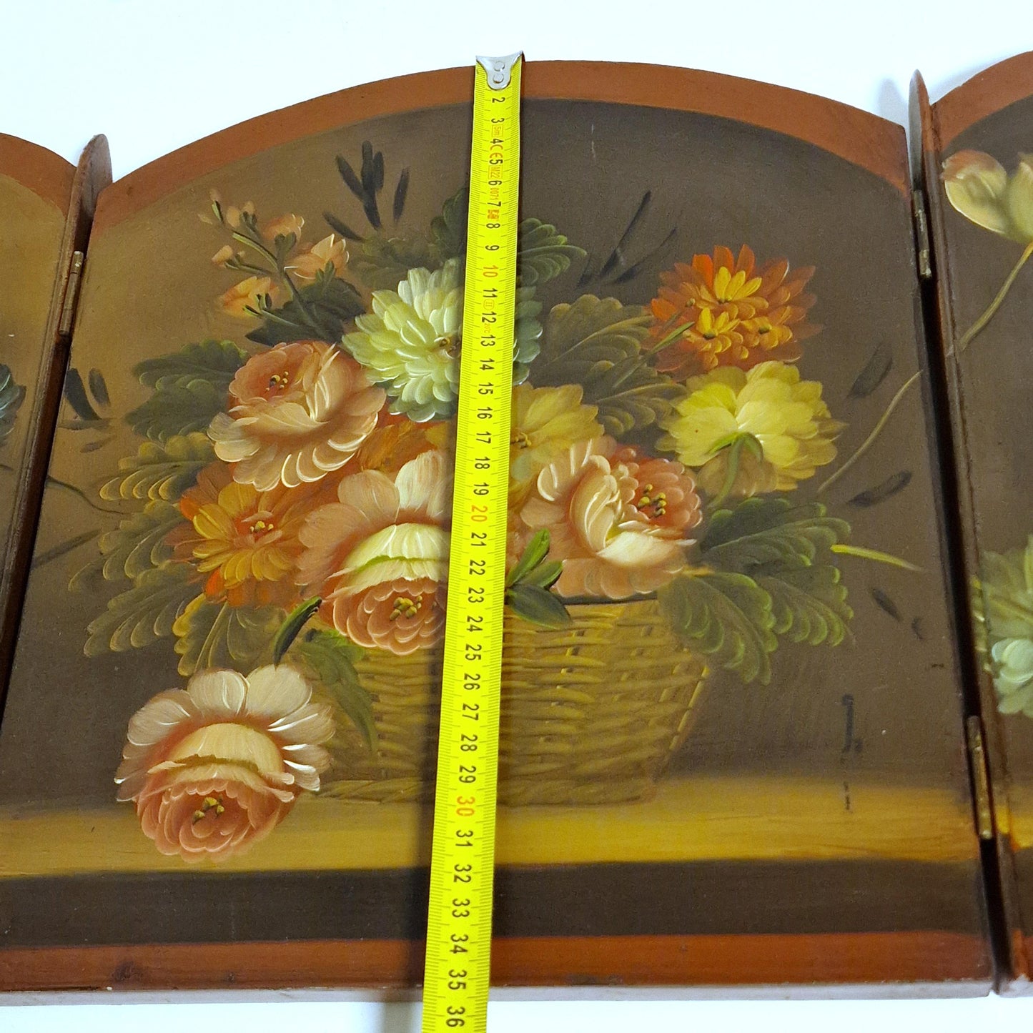 Hand Painted Floral Tabletop Room Divider, Lacquered Wood Screen (60cm)