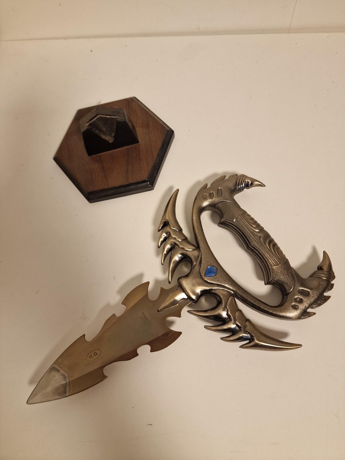 2 fantasy gothic game knifes collectable play dark, TWO ITEMS