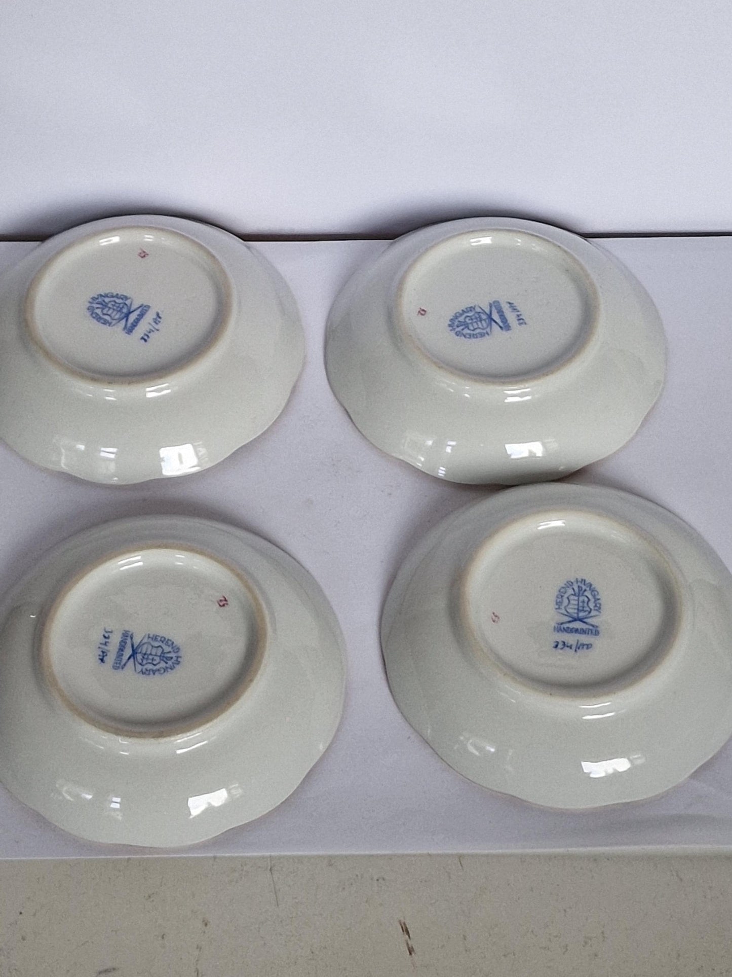 Set of 4 Herend Hungary dessert dishes Apponyi Red Floral Design