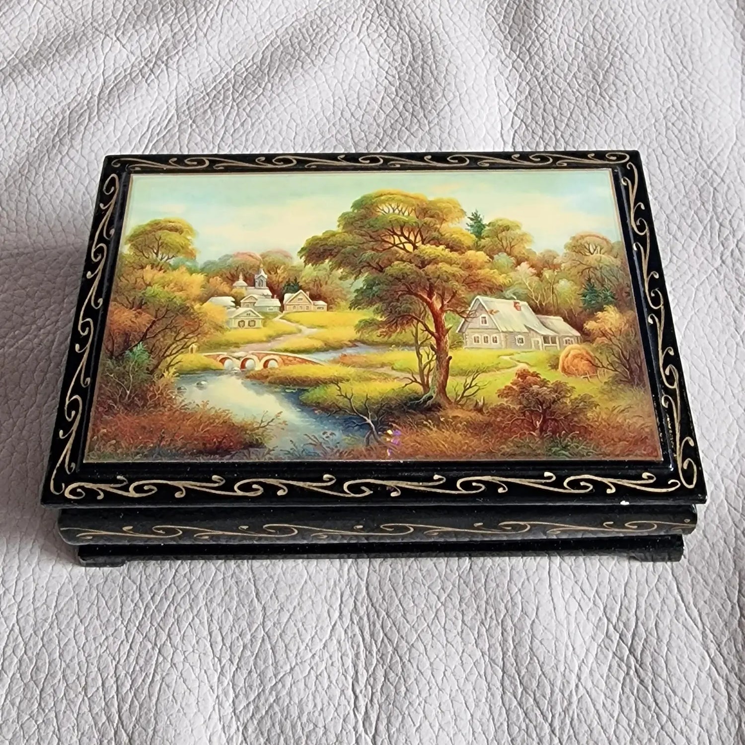 Decorative Art & Objects