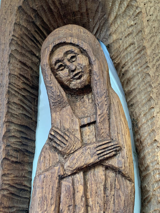 madonna art deco handcarved 70 cm grote Art Deco houtsnijwerk Madonna met slang bij voeten Genesis, holland