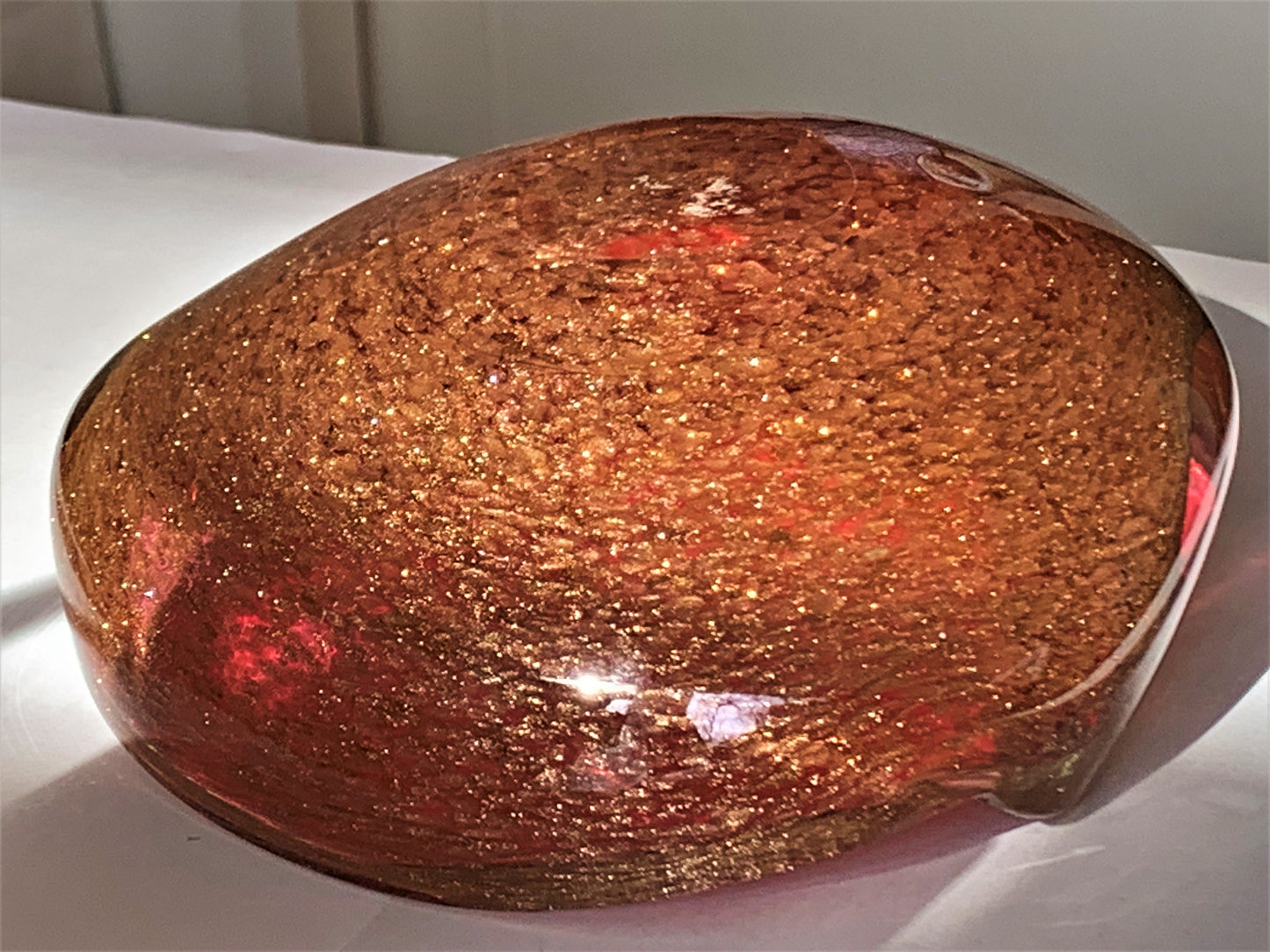 dikwandige murano schaal in robijn rood en goudbruin goudspikkels goldglass