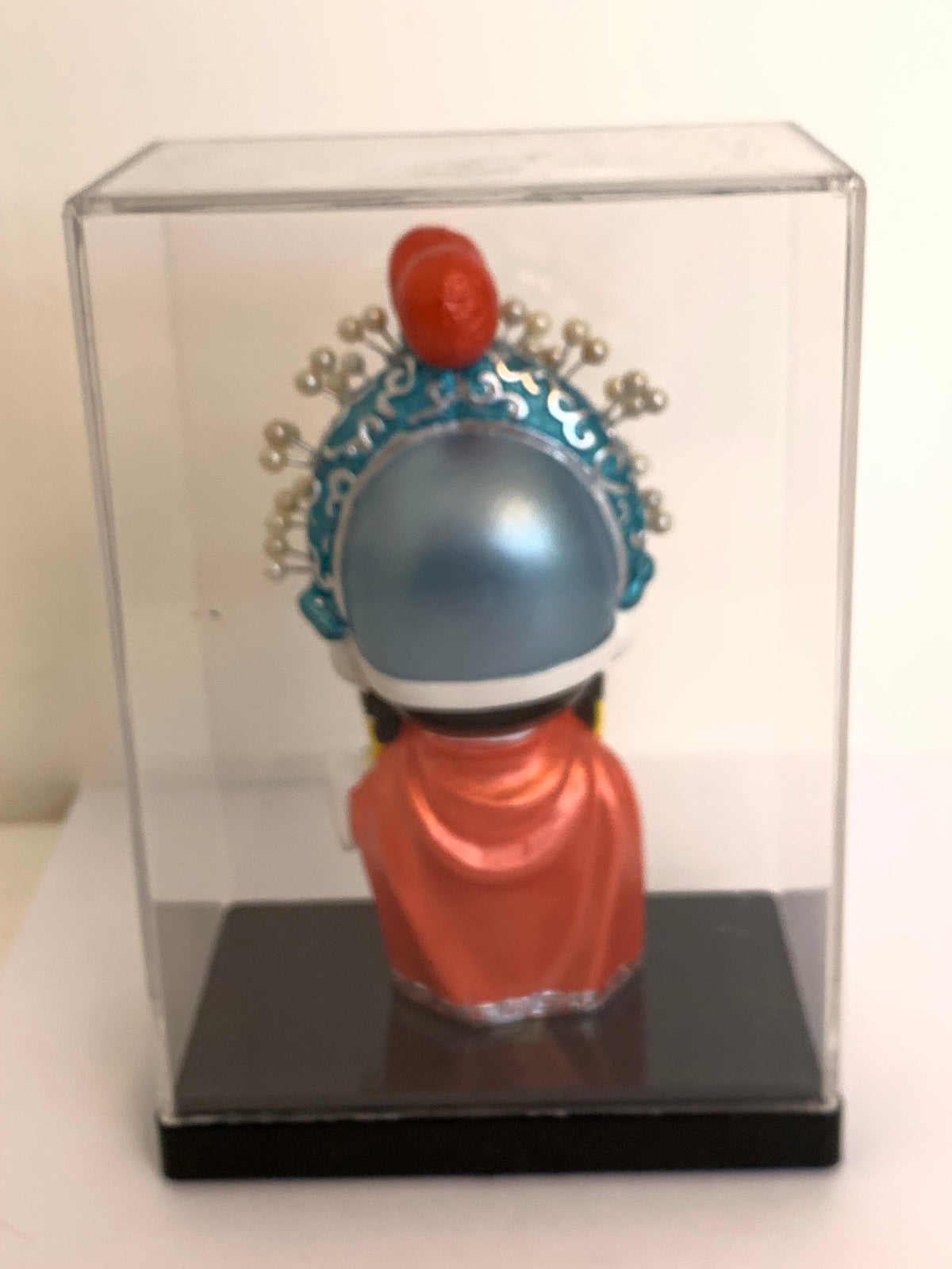 Vintage Chinese Opera pop in vitrine