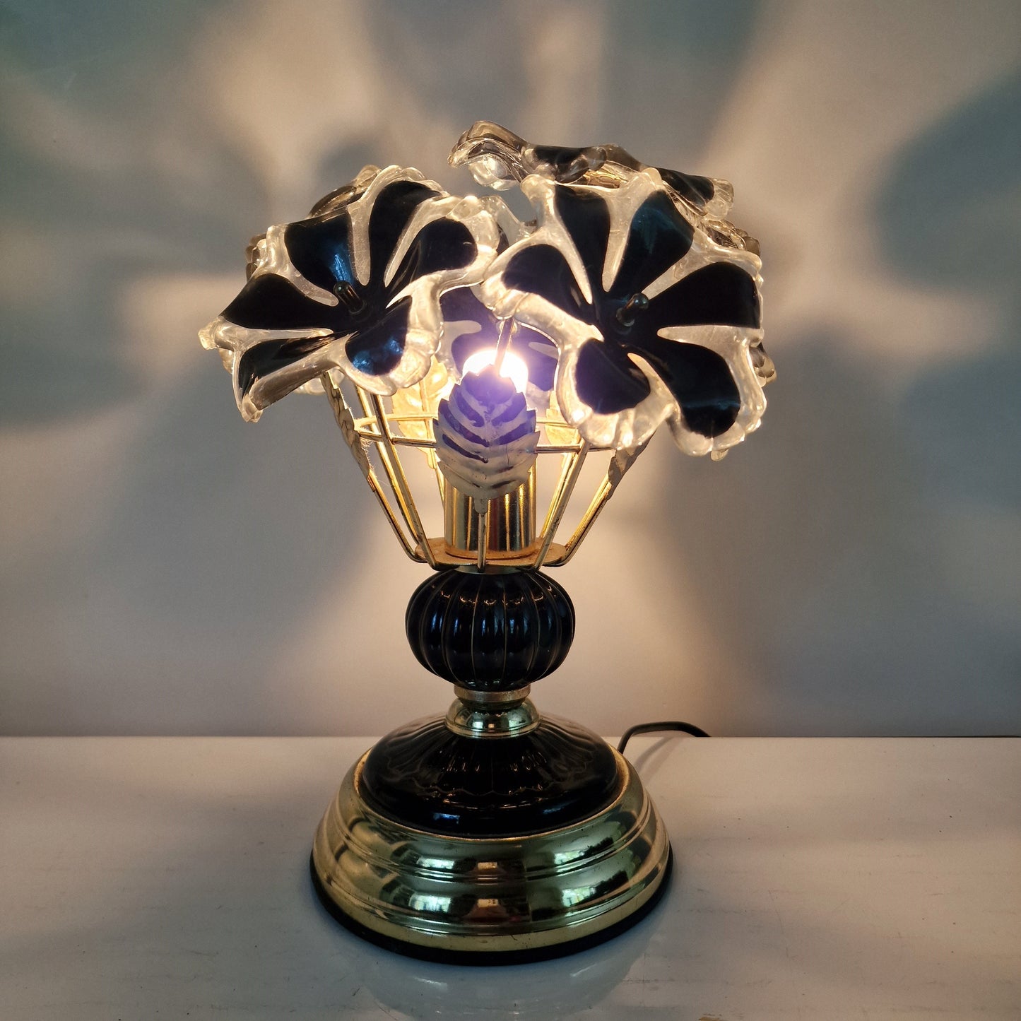 Vintage Flower Table Lamp, Retro Black Gold Kitchenette Lighting