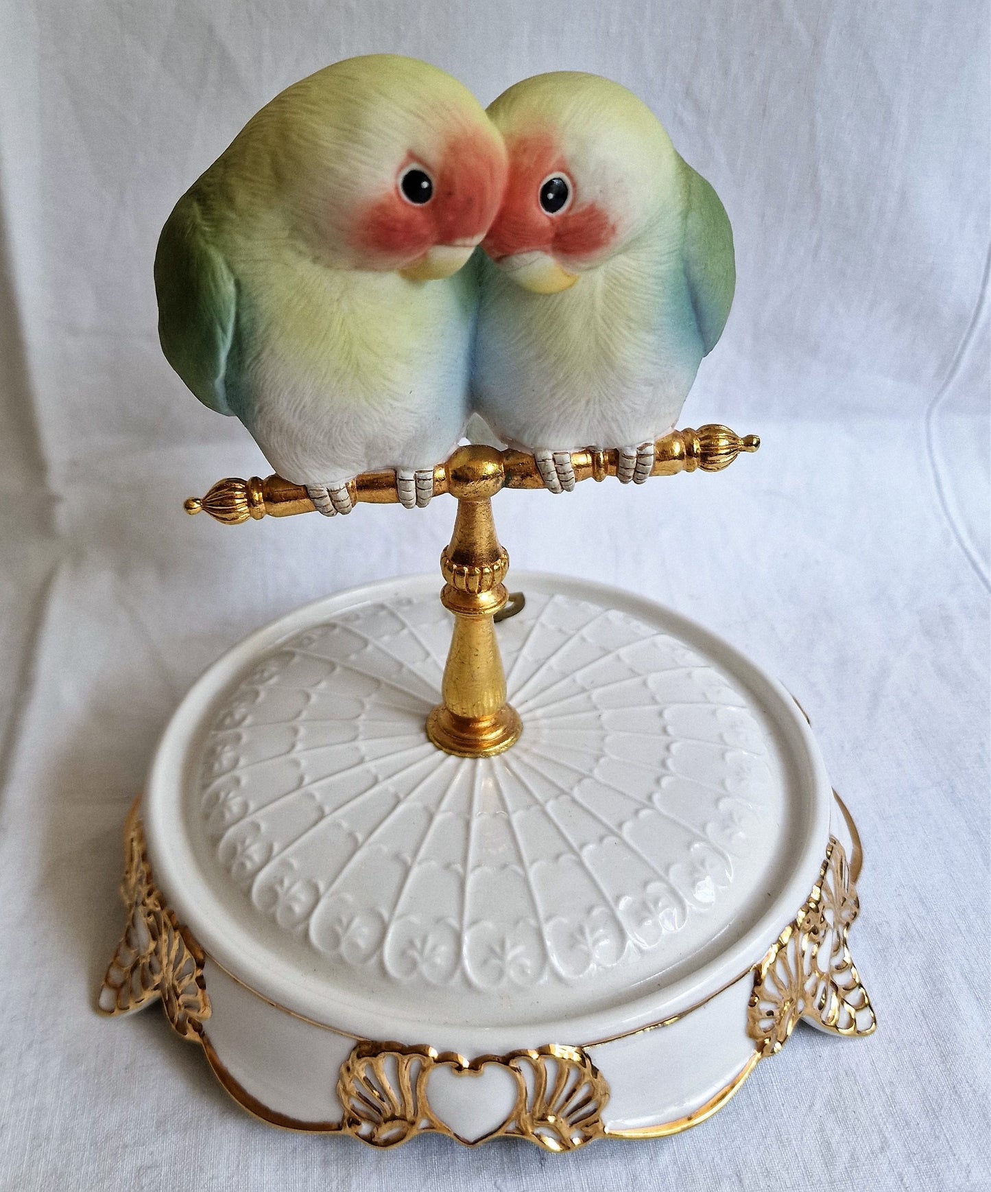 House of Fabergé, The Fabergé Guilded Cage, muziekdoos, gouden kooivogels papegaaien