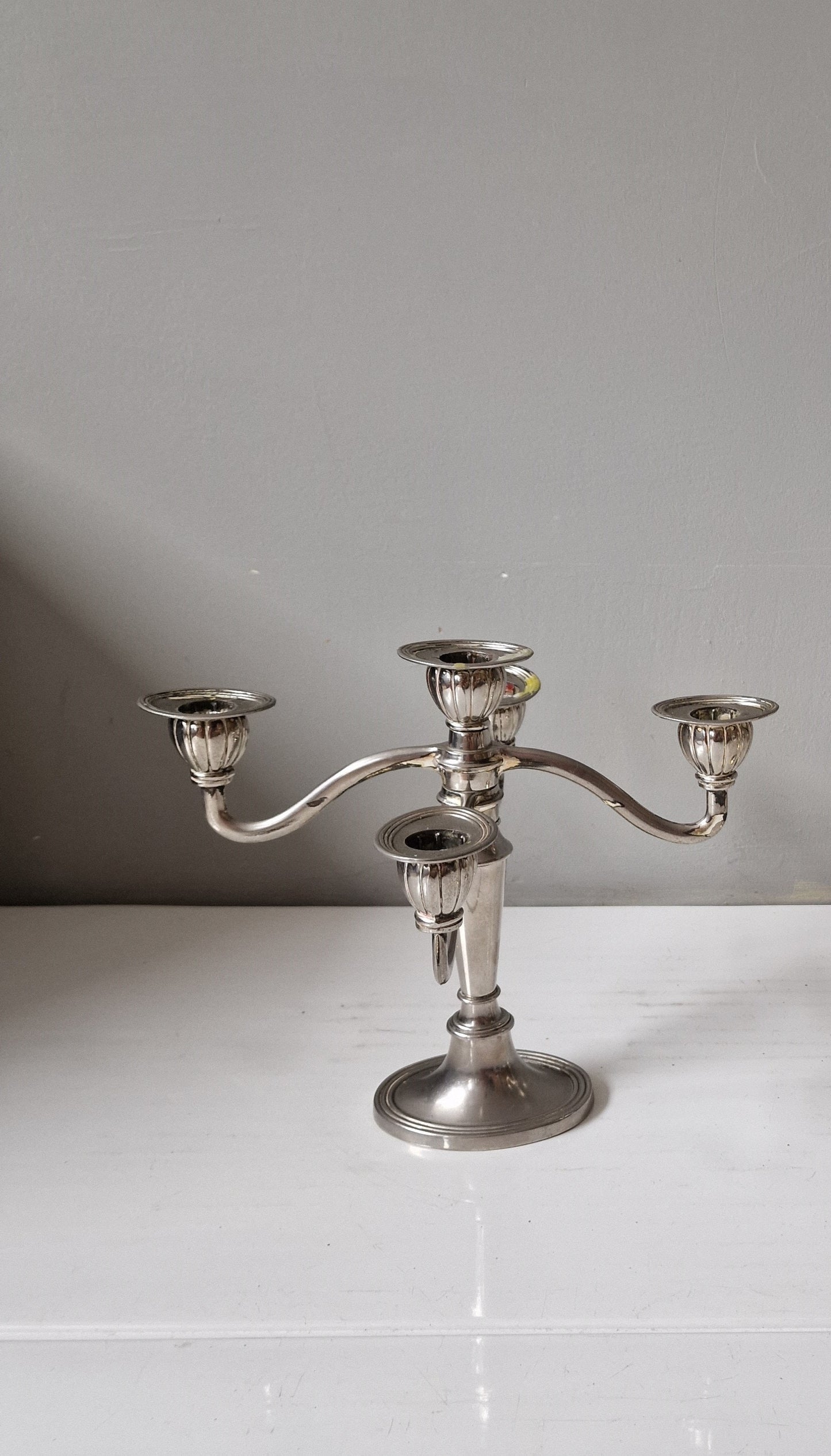 Art Deco Hollandse tafelkandelaar voor 5 kaarsen met ovale vormgeving, art deco periode