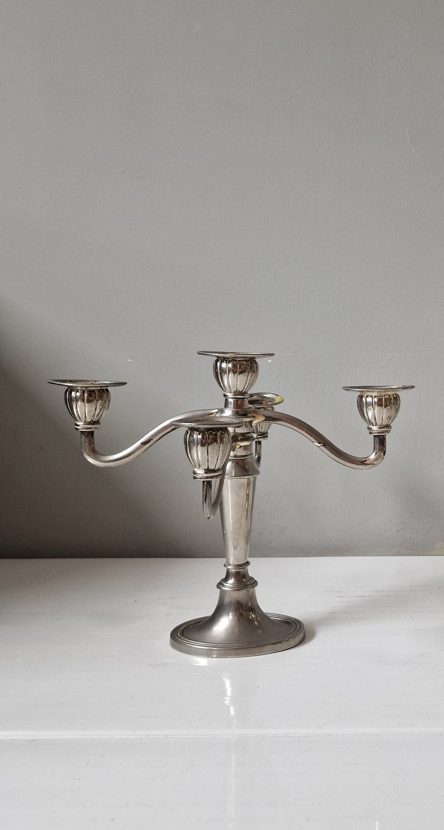Art Deco Hollandse tafelkandelaar voor 5 kaarsen met ovale vormgeving, art deco periode