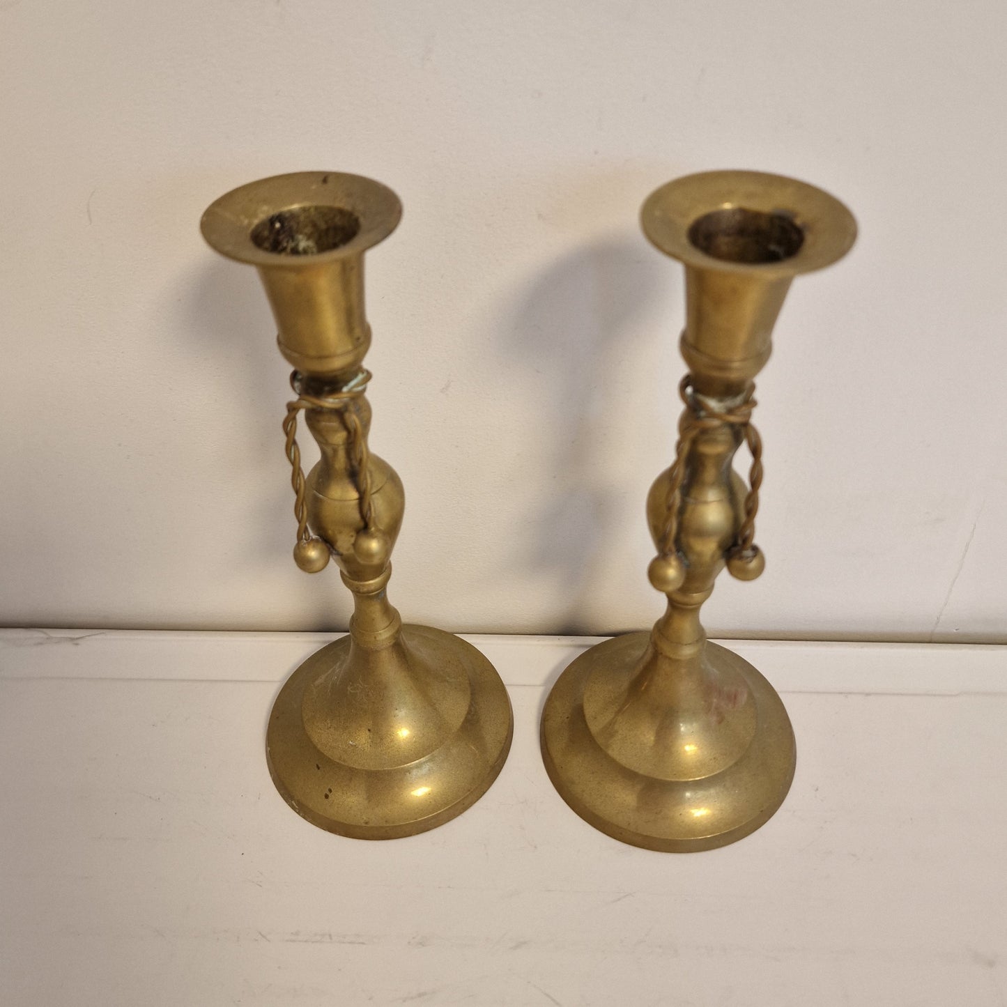 stel antieke kandelaars. Victorian, ca 1910, authentic antique candlesticks
