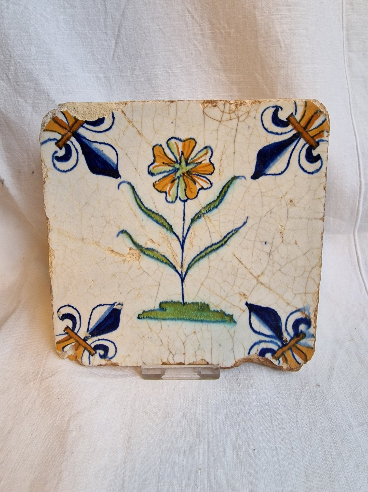 dutch flower  Gouda rare delft polychrome tile, 1620