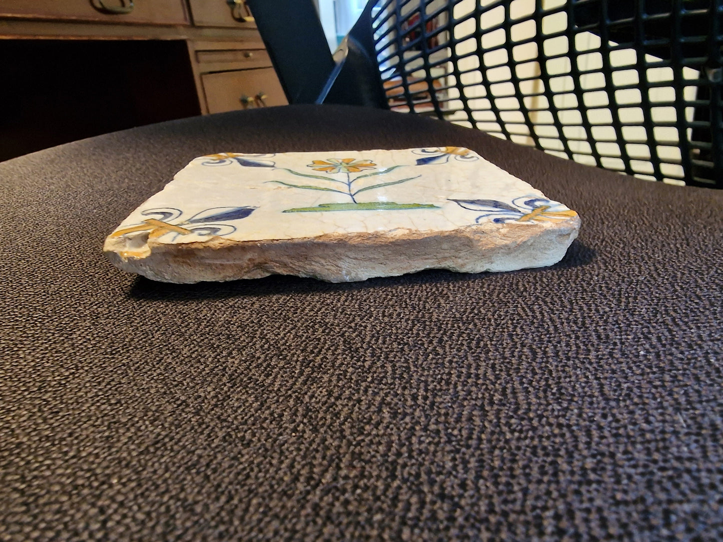 dutch flower  Gouda rare delft polychrome tile, 1620