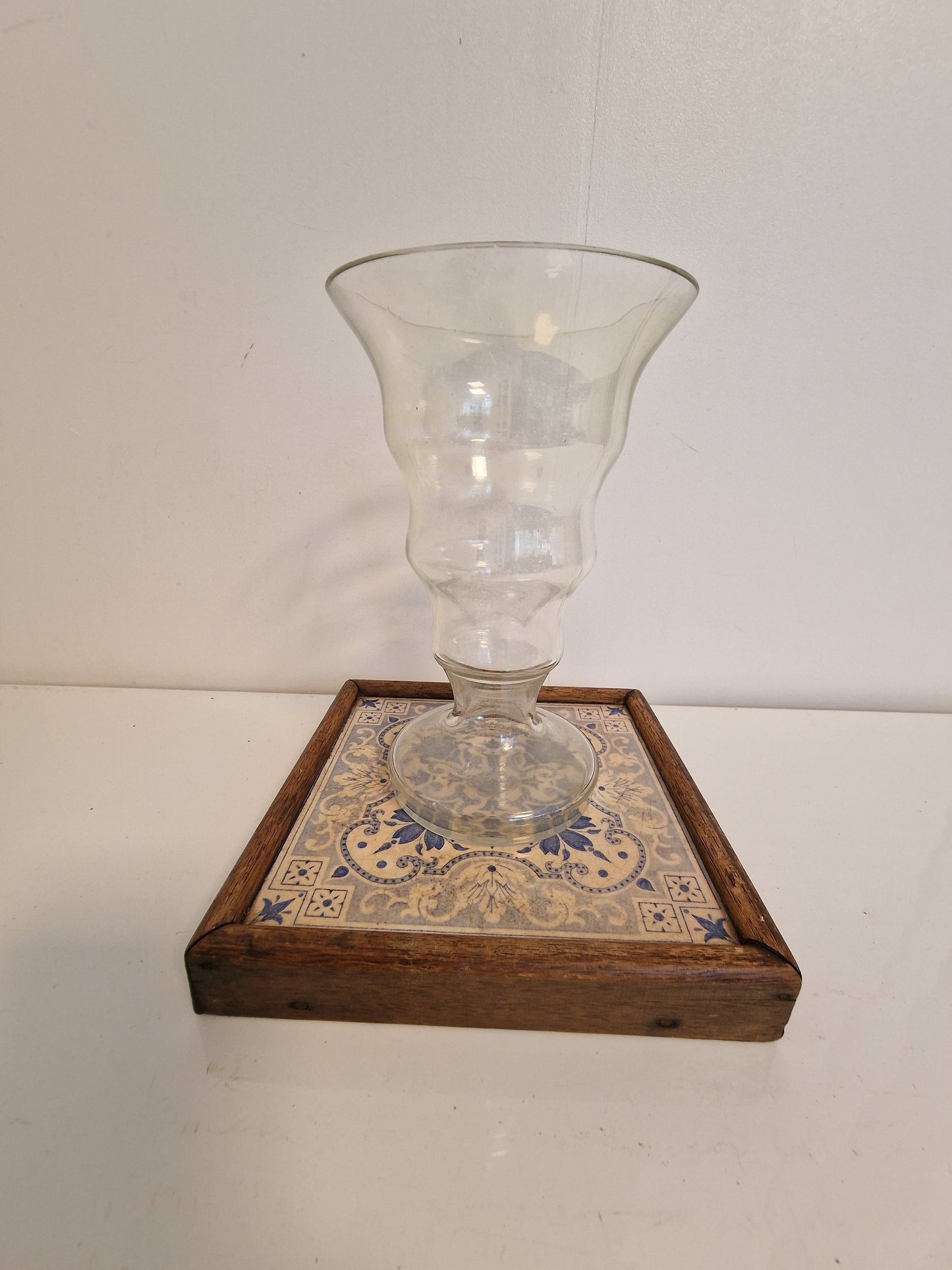 Art Nouveau Ceramic Tile Coaster in Wood Frame, UK Arts Crafts, ca 1900