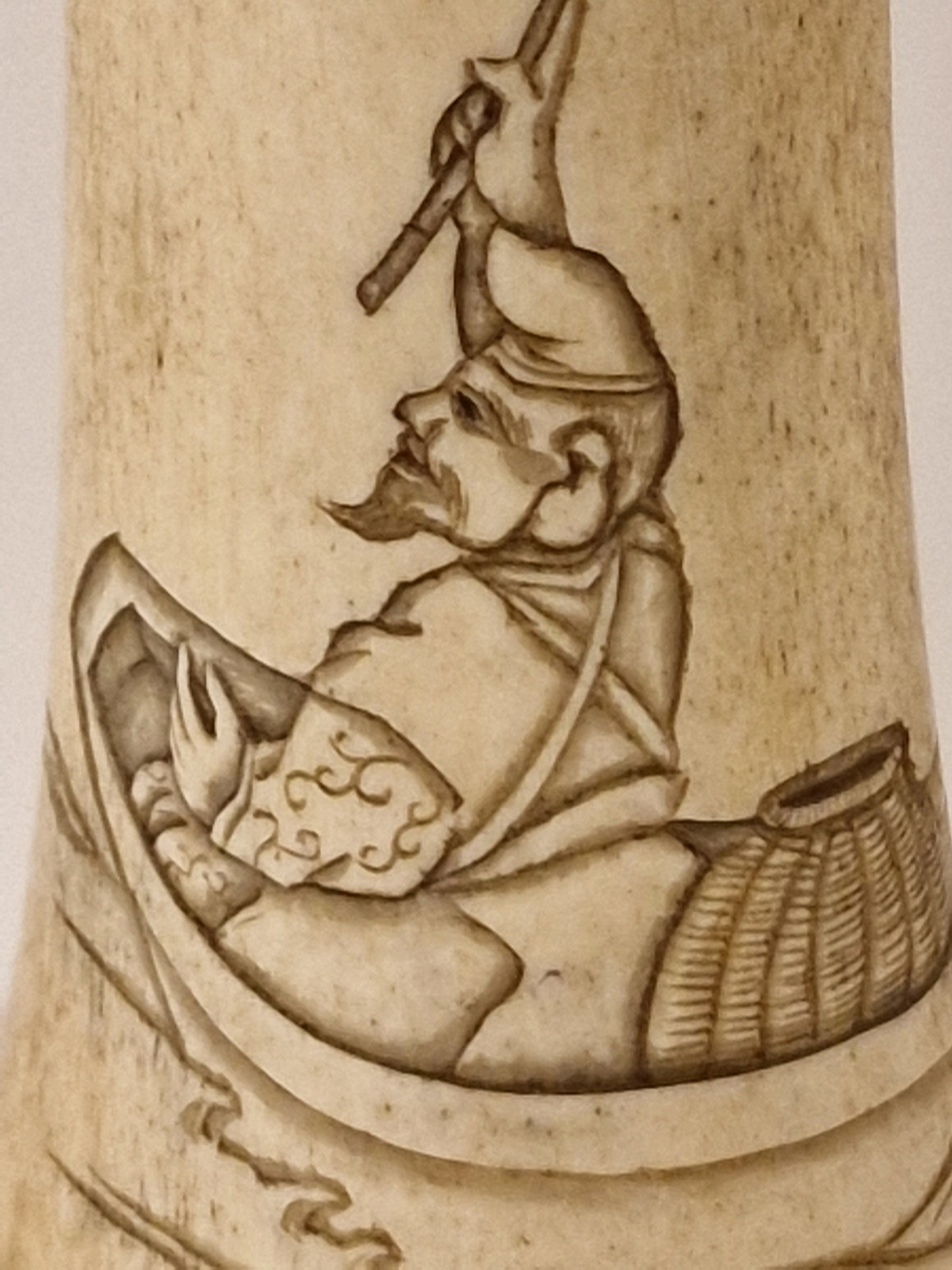 chinees antiek horn penselenbeker, china, pencil cup brush pot with fisherman
