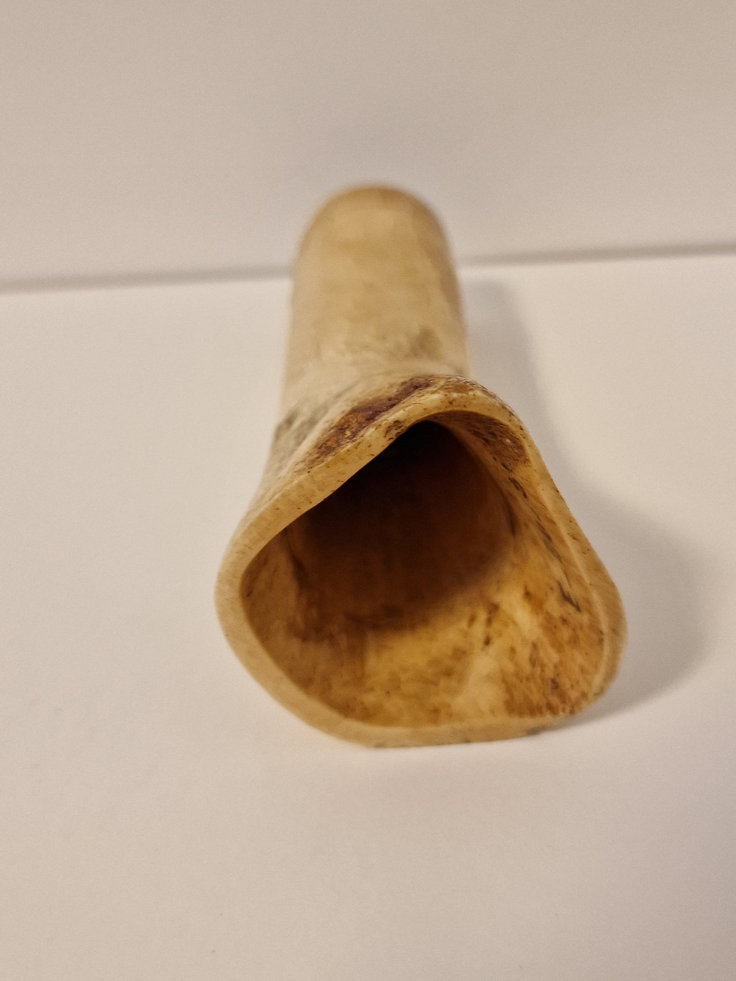 chinees antiek horn penselenbeker, china, pencil cup brush pot with fisherman