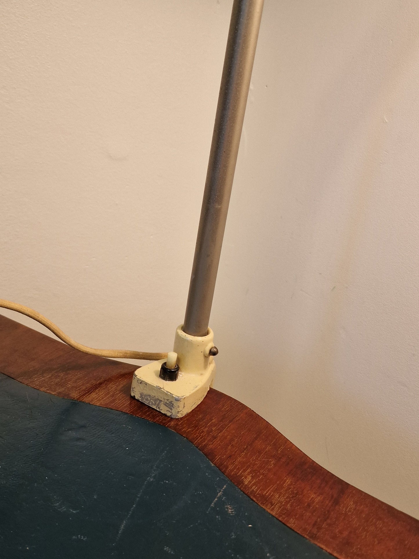 Vintage Kaiser I Dell 6740 Task Lamp: Christian Dell Bauhaus Design