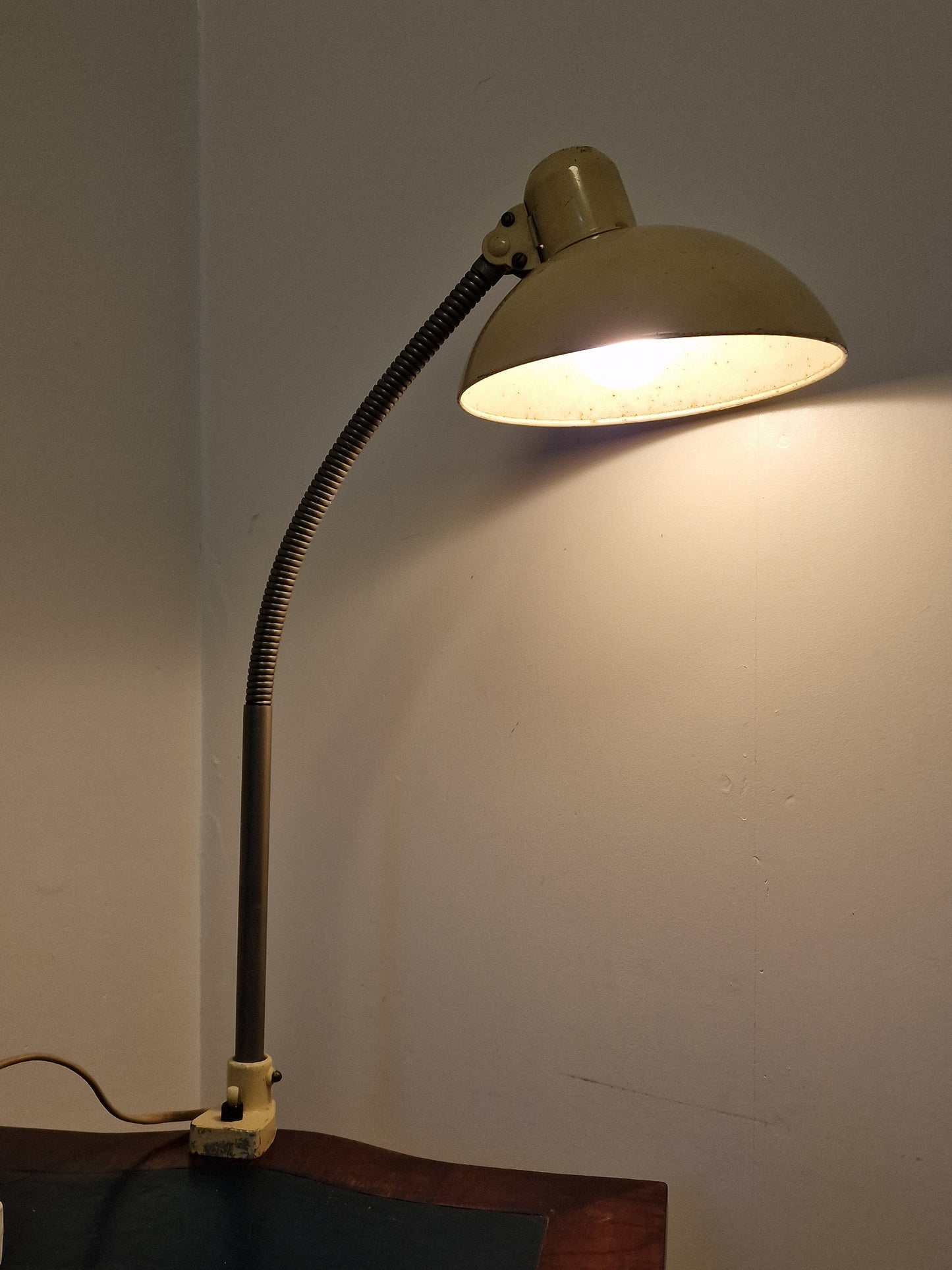 Vintage Kaiser I Dell 6740 Task Lamp: Christian Dell Bauhaus Design