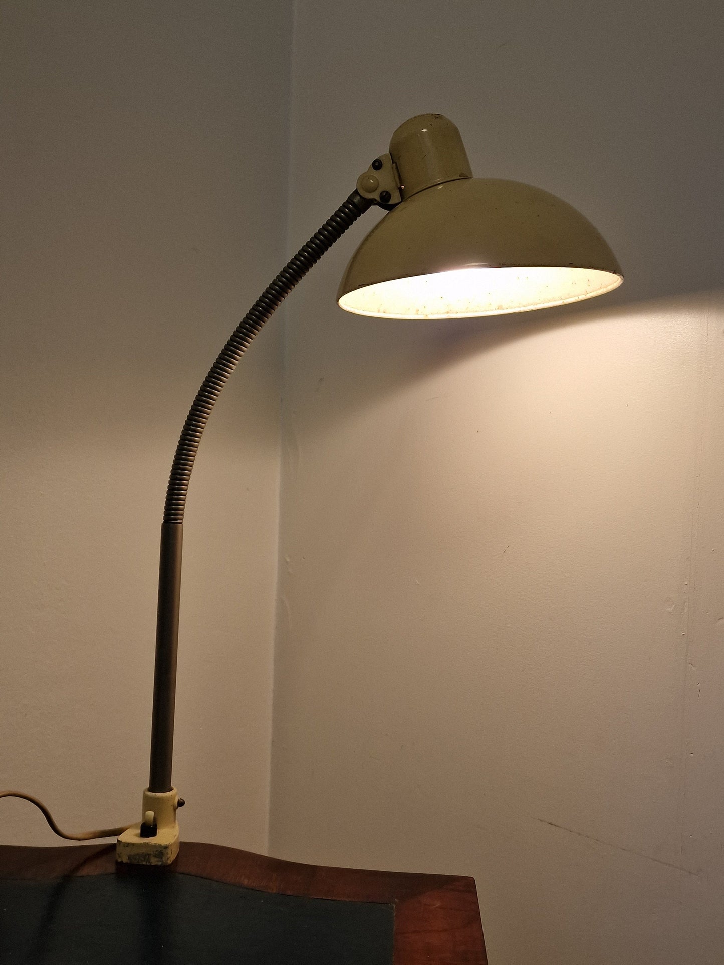 Vintage Kaiser I Dell 6740 Task Lamp: Christian Dell Bauhaus Design