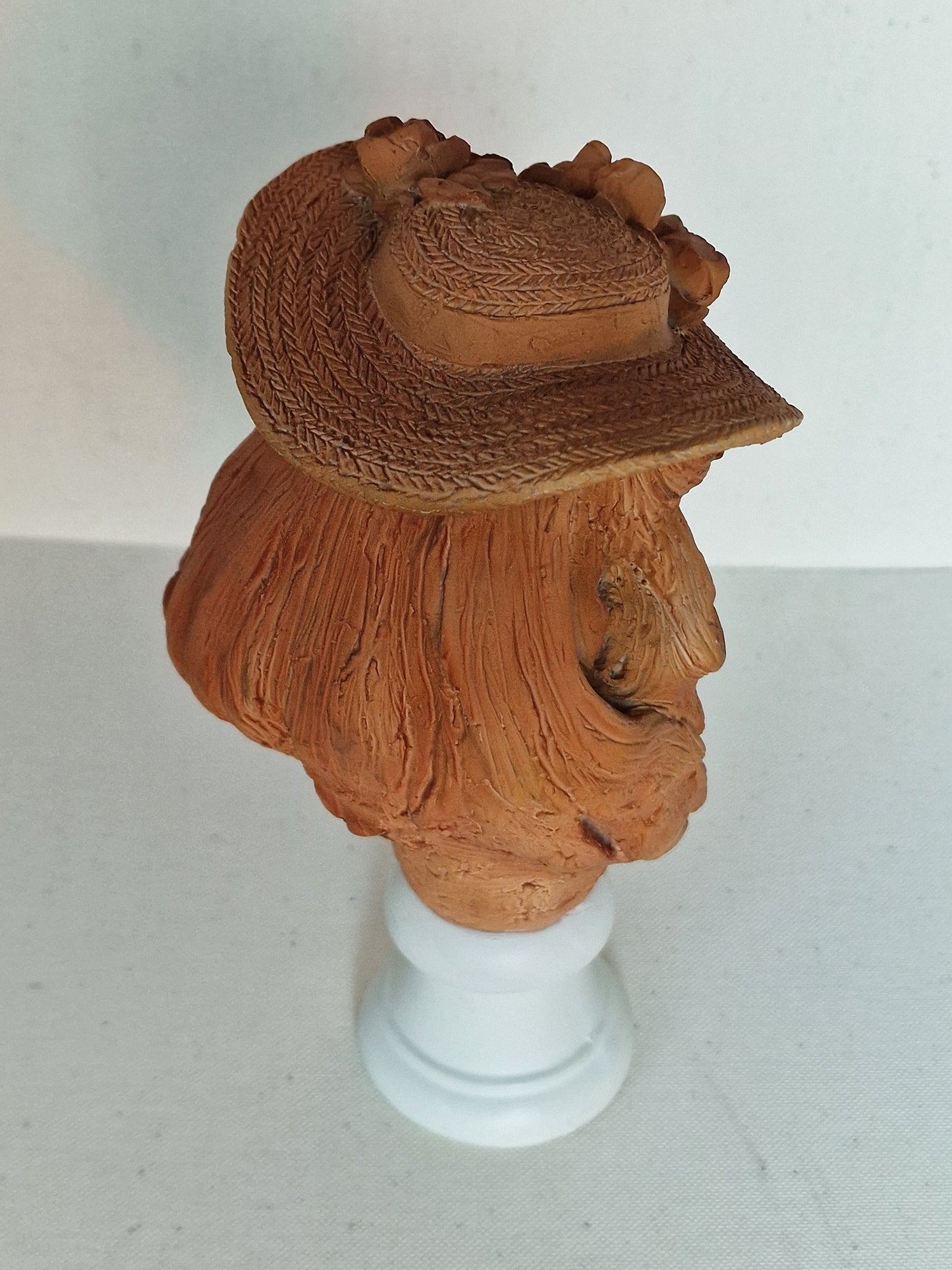 Buste van Rodin, meisje met rozen op haar hoed, mouseion museum makers, with coa
