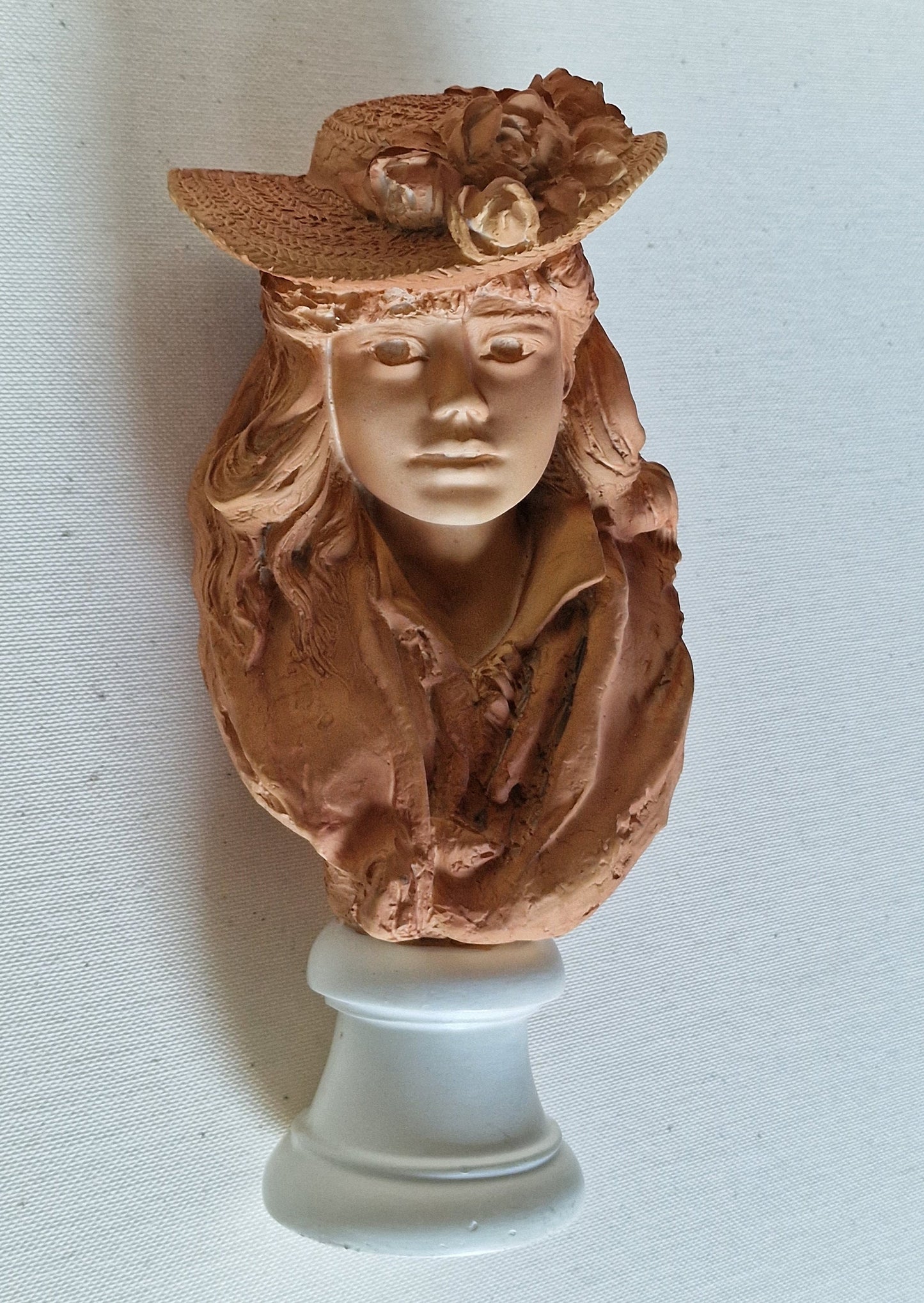 Buste van Rodin, meisje met rozen op haar hoed, mouseion museum makers, with coa