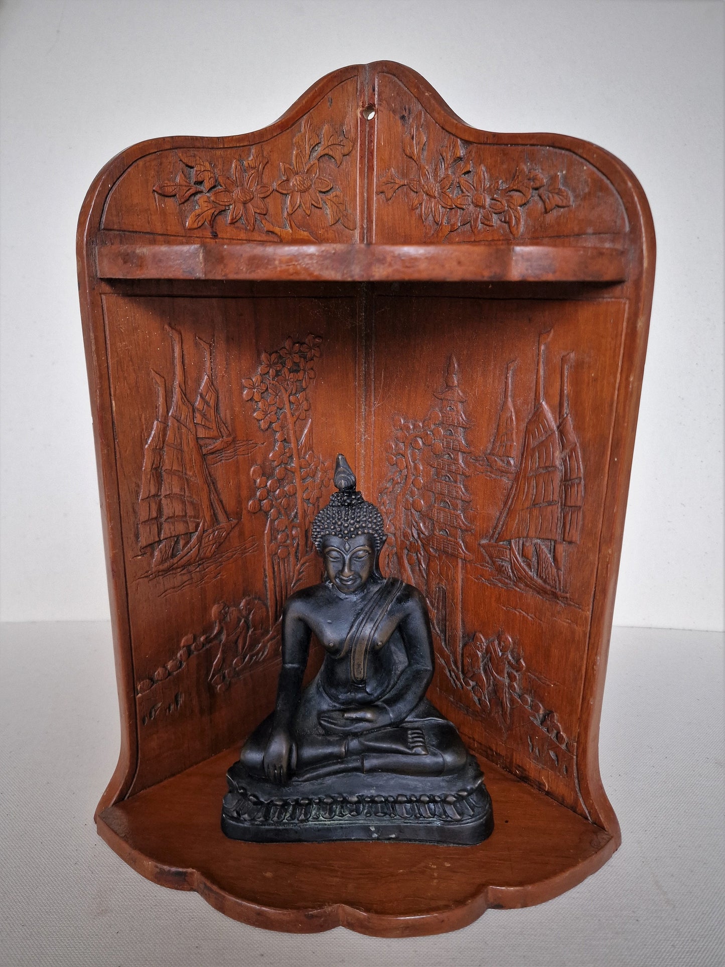 oud hoek huisaltaartje, tempel, mandir punji, punja gebedshuis