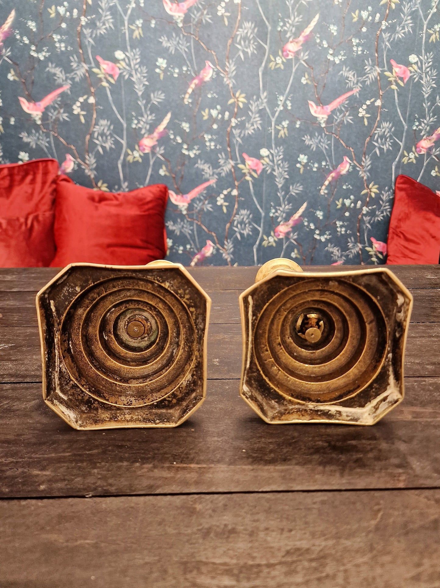 Arts and Crafts kandelaars, brass , can hold waxine