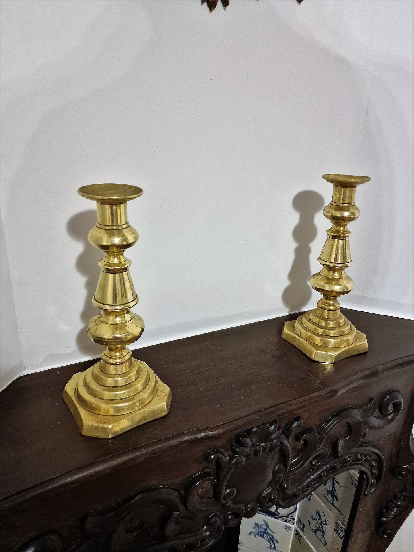 Arts and Crafts kandelaars, brass , can hold waxine