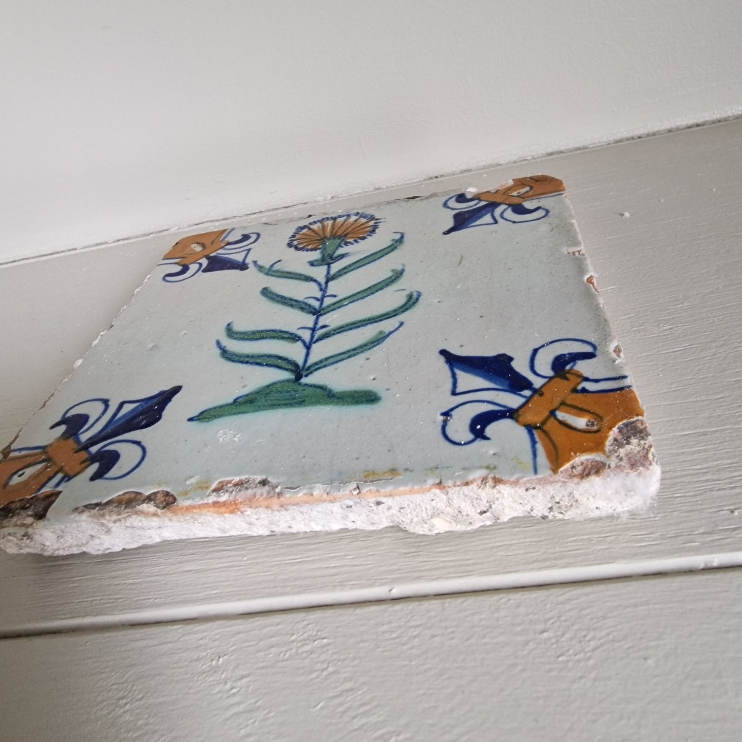 dutch flower  Gouda rare delft polychrome carnation anjer tile, 1620, 17th century Holland tile