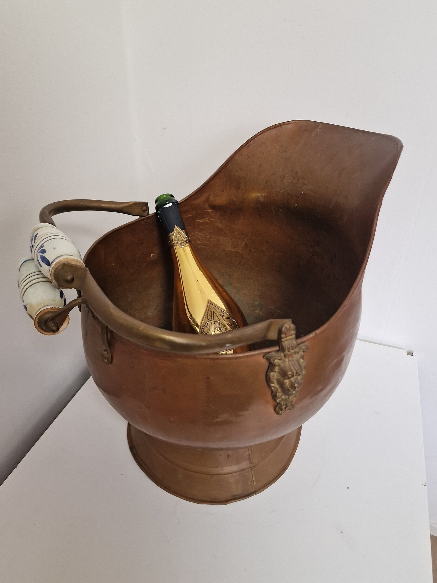 Antique Red Copper Champagne Wine Cooler, Delft Handles, Lion Heads, ca 1900 ice bucket