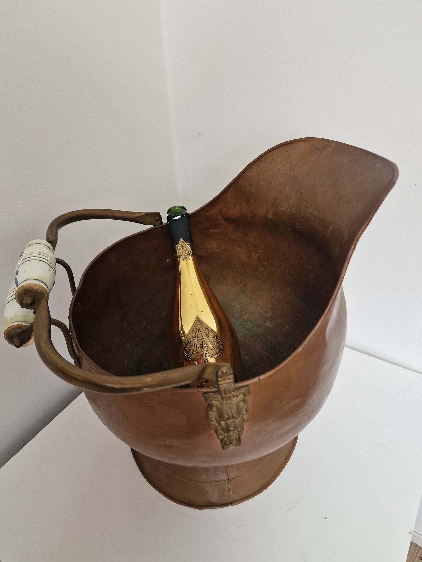Antique Red Copper Champagne Wine Cooler, Delft Handles, Lion Heads, ca 1900 ice bucket