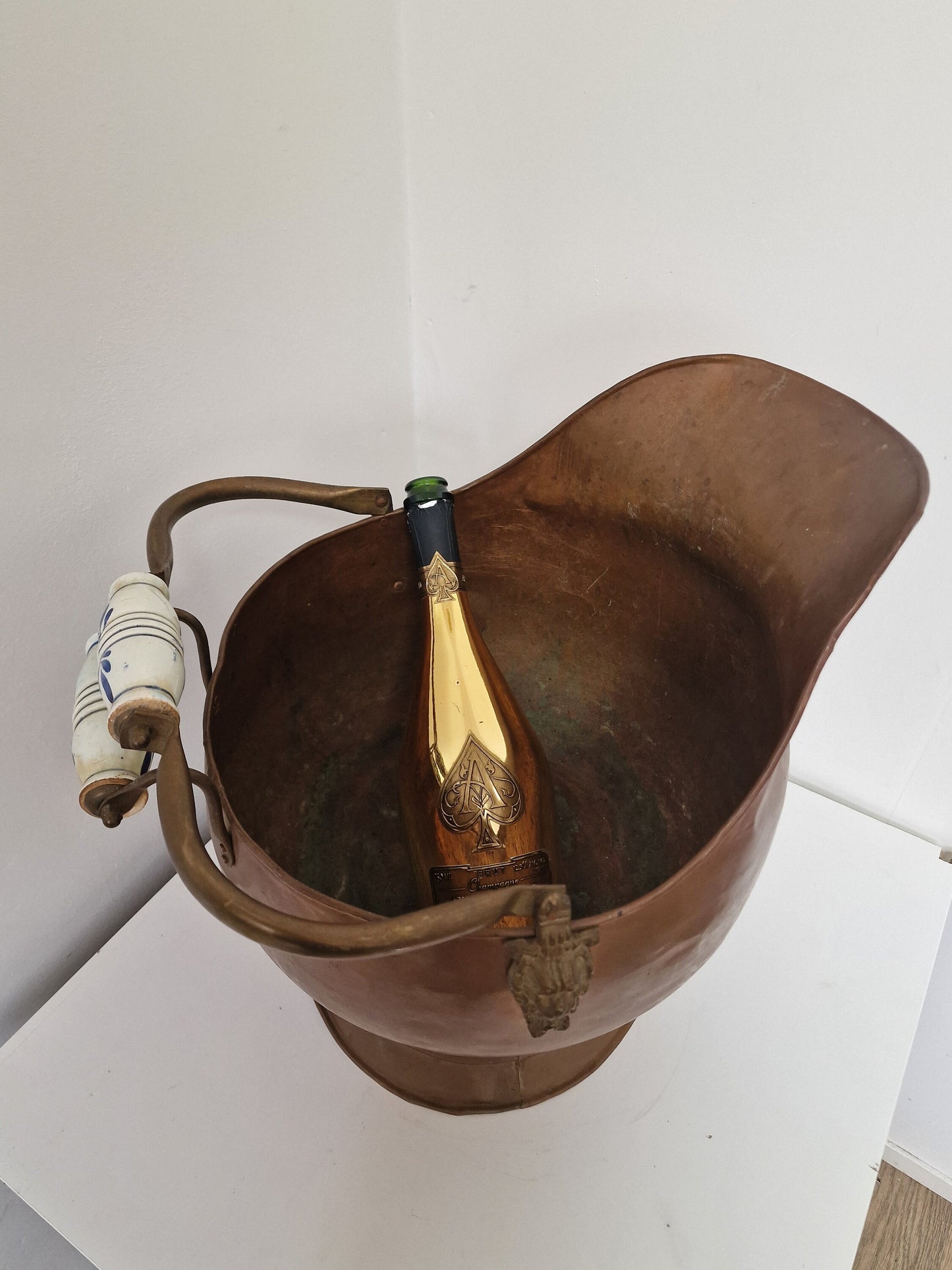 Antique Red Copper Champagne Wine Cooler, Delft Handles, Lion Heads, ca 1900 ice bucket