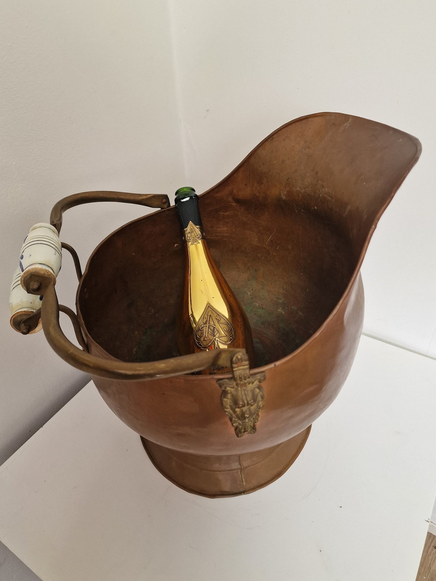 Antique Red Copper Champagne Wine Cooler, Delft Handles, Lion Heads, ca 1900 ice bucket