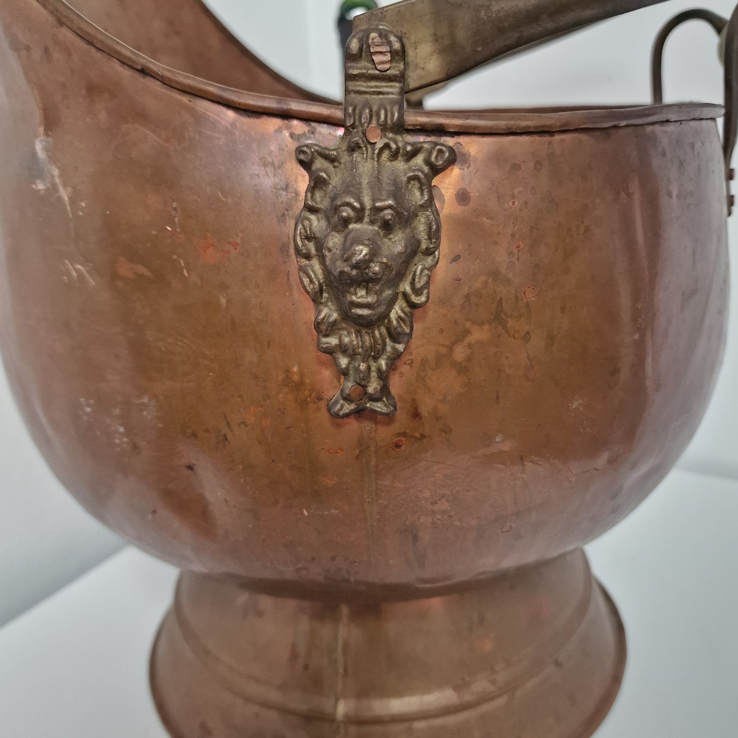 Antique Red Copper Champagne Wine Cooler, Delft Handles, Lion Heads, ca 1900 ice bucket