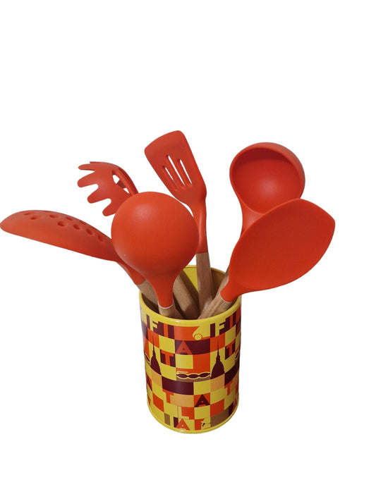Fiat 500 Cucina: The Dolce Vita! Limited edition colourfull Italian kitchen accessories silicone, beech wood handles, stainless steel pot