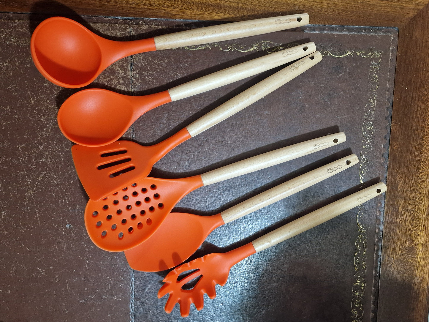 Fiat 500 Cucina: The Dolce Vita! Limited edition colourfull Italian kitchen accessories silicone, beech wood handles, stainless steel pot