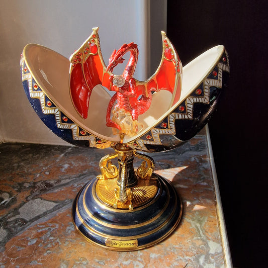 Ardleigh Elliott Red Dragon Egg, Crystal Guardians, Mythic Collectible