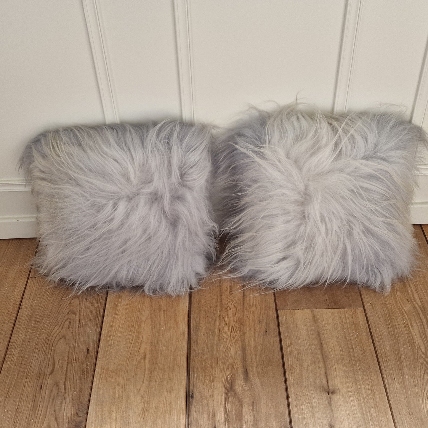 sheepskin cushion, iceland, 2 iceland IJslandse schapenvacht kussens boho lounge maison country natural living, unused