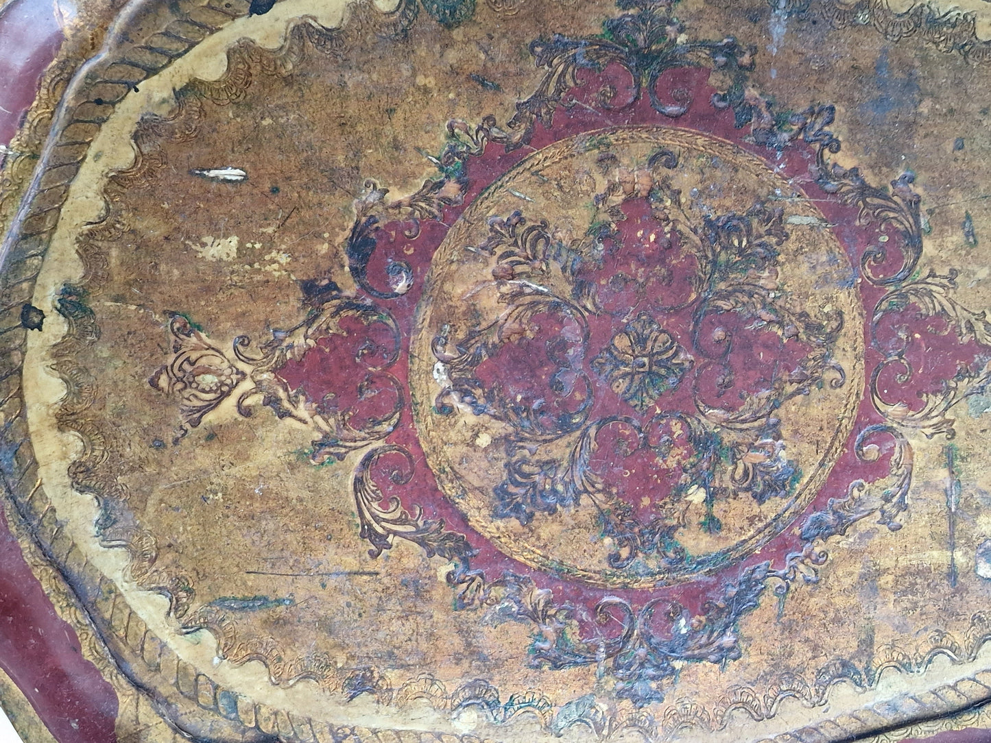 Large Vintage Italian Florentine oval Tray in Gold and red, Wood, 1960s Firenze, handmade