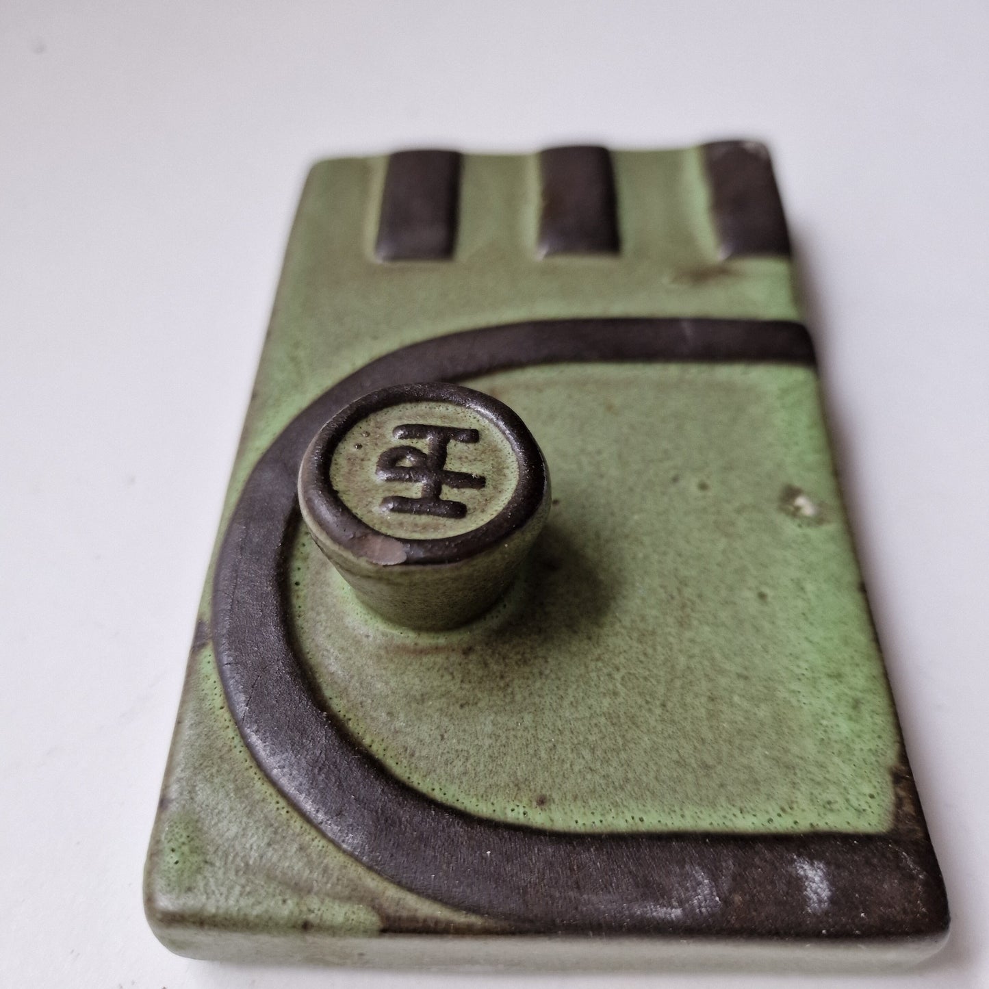 BERLAGE, bijzonder keramiek object, signatuur. Rationalisme