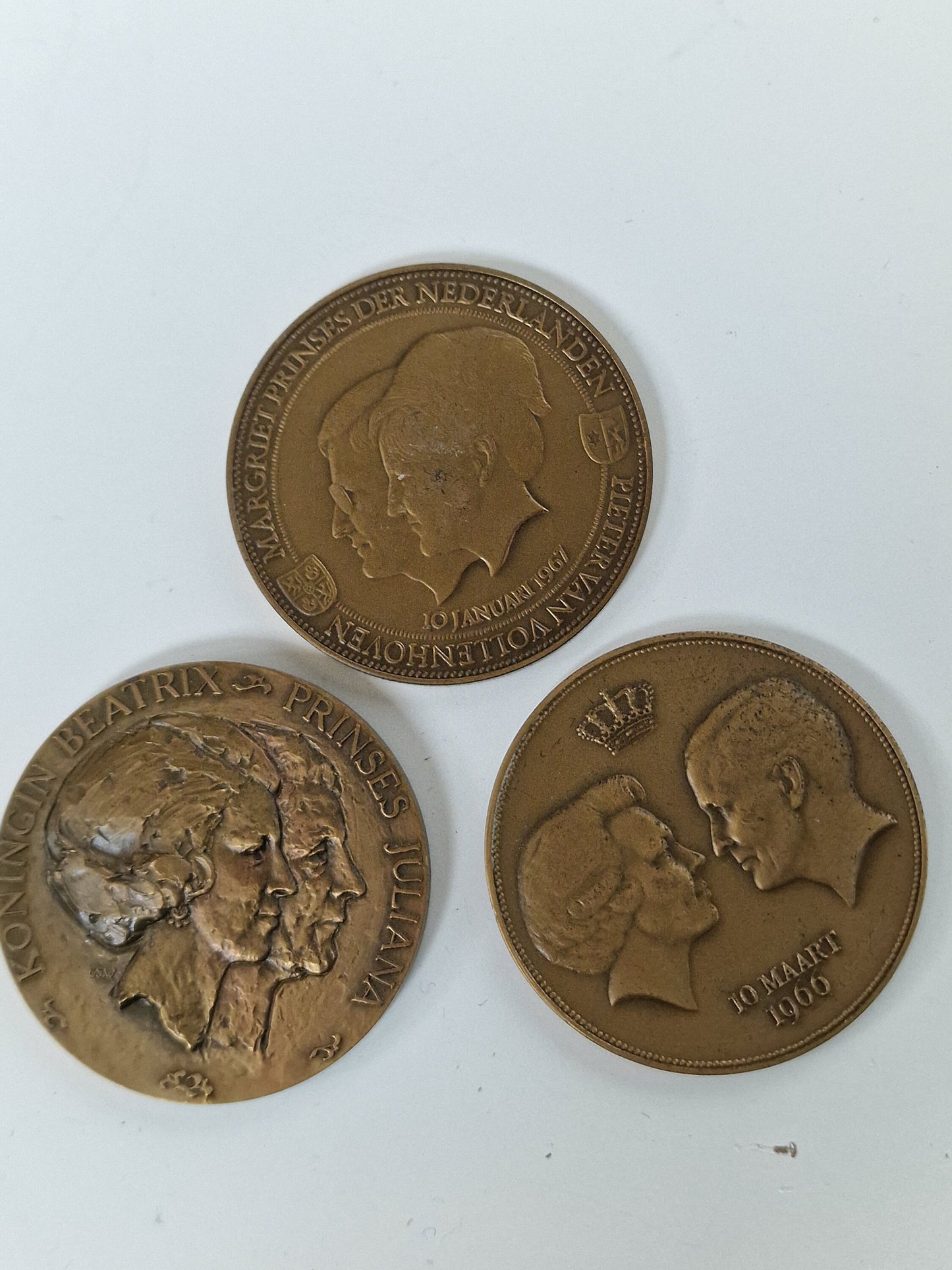 Dutch Queens Bronze Medallion Set, Beatrix, Juliana, Wilhelmina