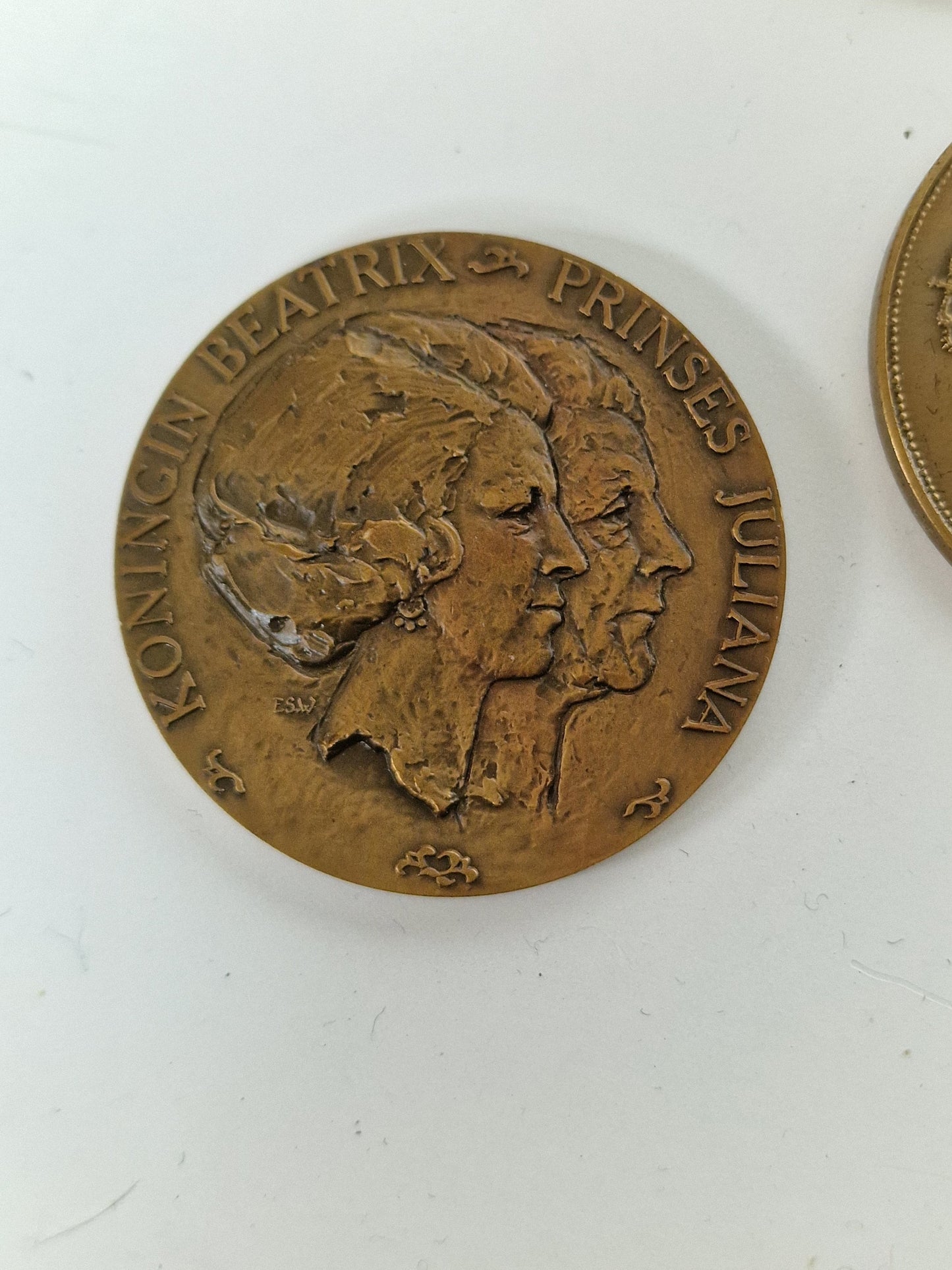 Dutch Queens Bronze Medallion Set, Beatrix, Juliana, Wilhelmina