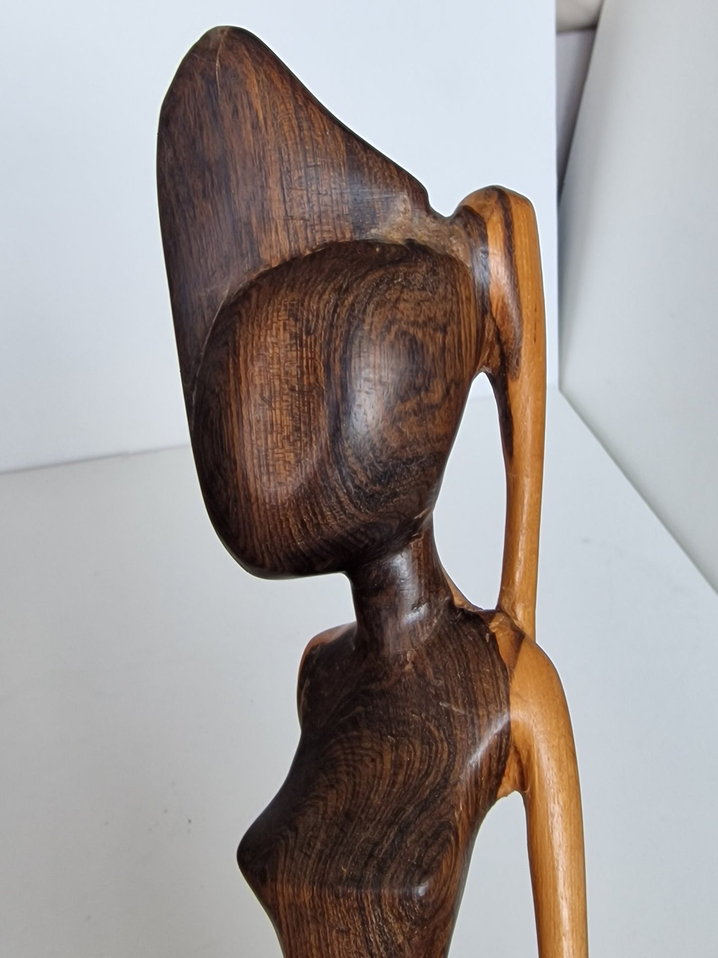 African punk girl, handcarved bust, woman, girl,  ethnografische volkskunst, handgesneden tribe art, tourism 1980's