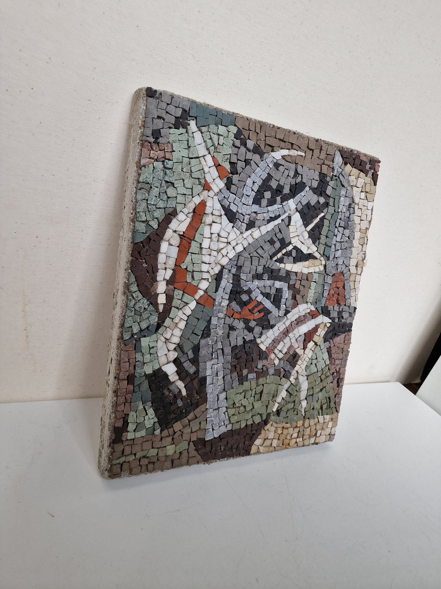 Jacob 'Jaap' Bouhuys (Arnhem 1902-1983 Haarlem) & Petronella ‘Nel’ Bouhuys-Klaassen, Abstract, gepolychromeerde mozaïek, 31 x 25,5 cm.,