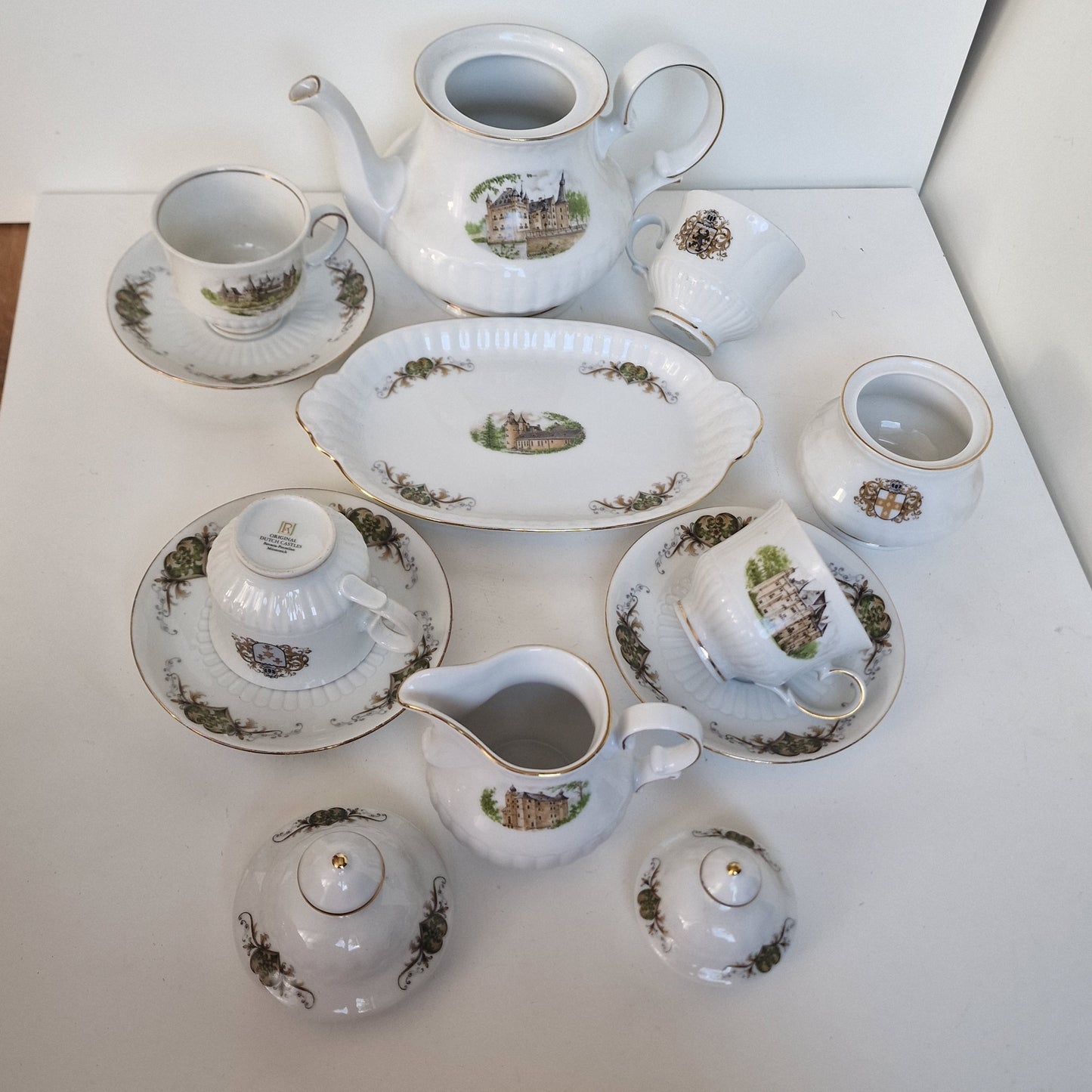 Bavaria Porcelain Tea Set, Dutch Castles, Coat of Arms, 13-Piece
