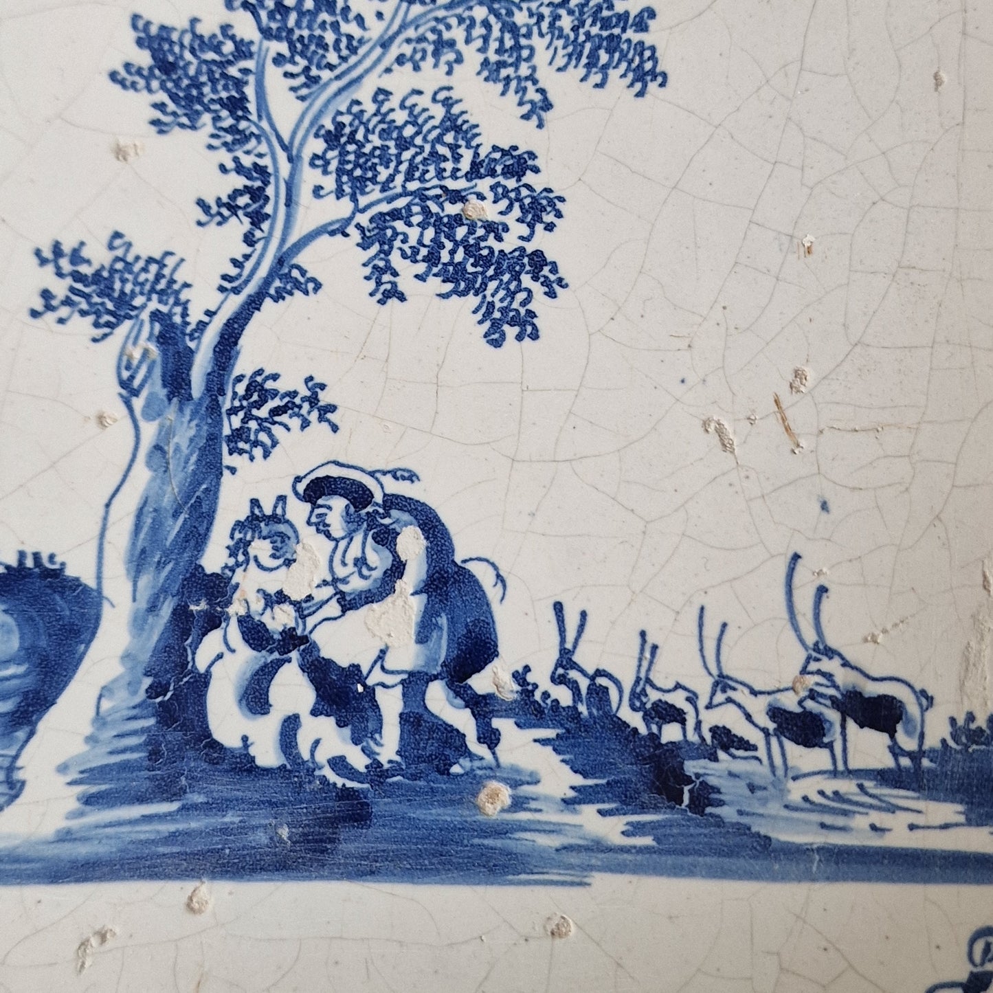 17th Dutch naughty Tile Antieke tegel met een prachtig tafereel, schilderij tegel -  delft blue holland tile