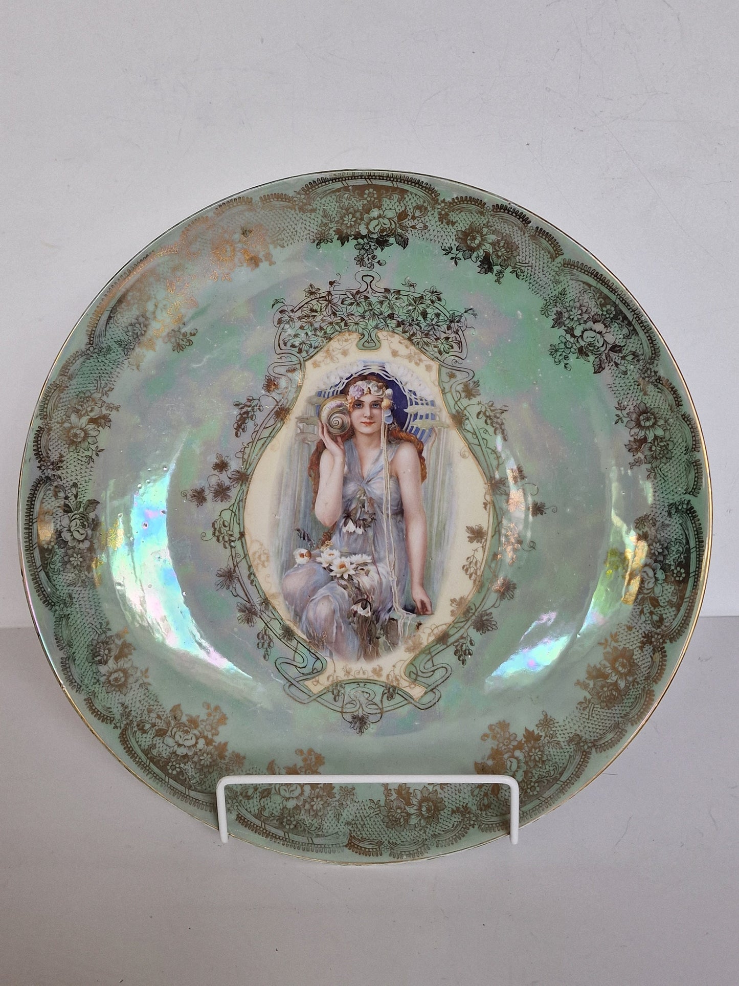 XL Jugendstil Iridescent Lusterglaze Plate, 1900-1910