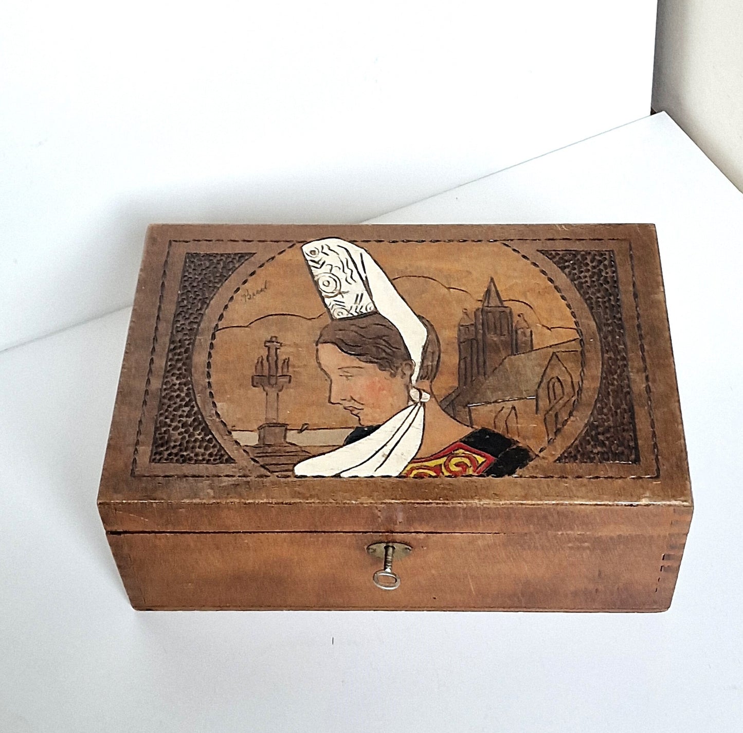 Handcarved Art Nouveau Storage Box, ca 1920